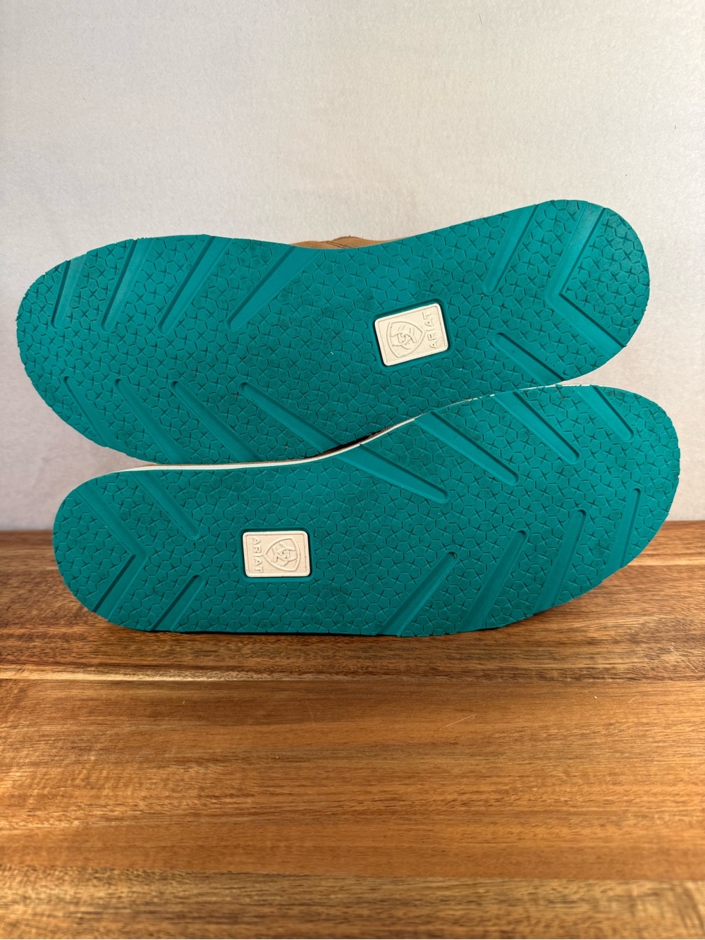 Ariat Cruiser Slip-On Shoes Brown Suede/Turquoise Snake Leather Size 9.5 - Picture 7 of 13